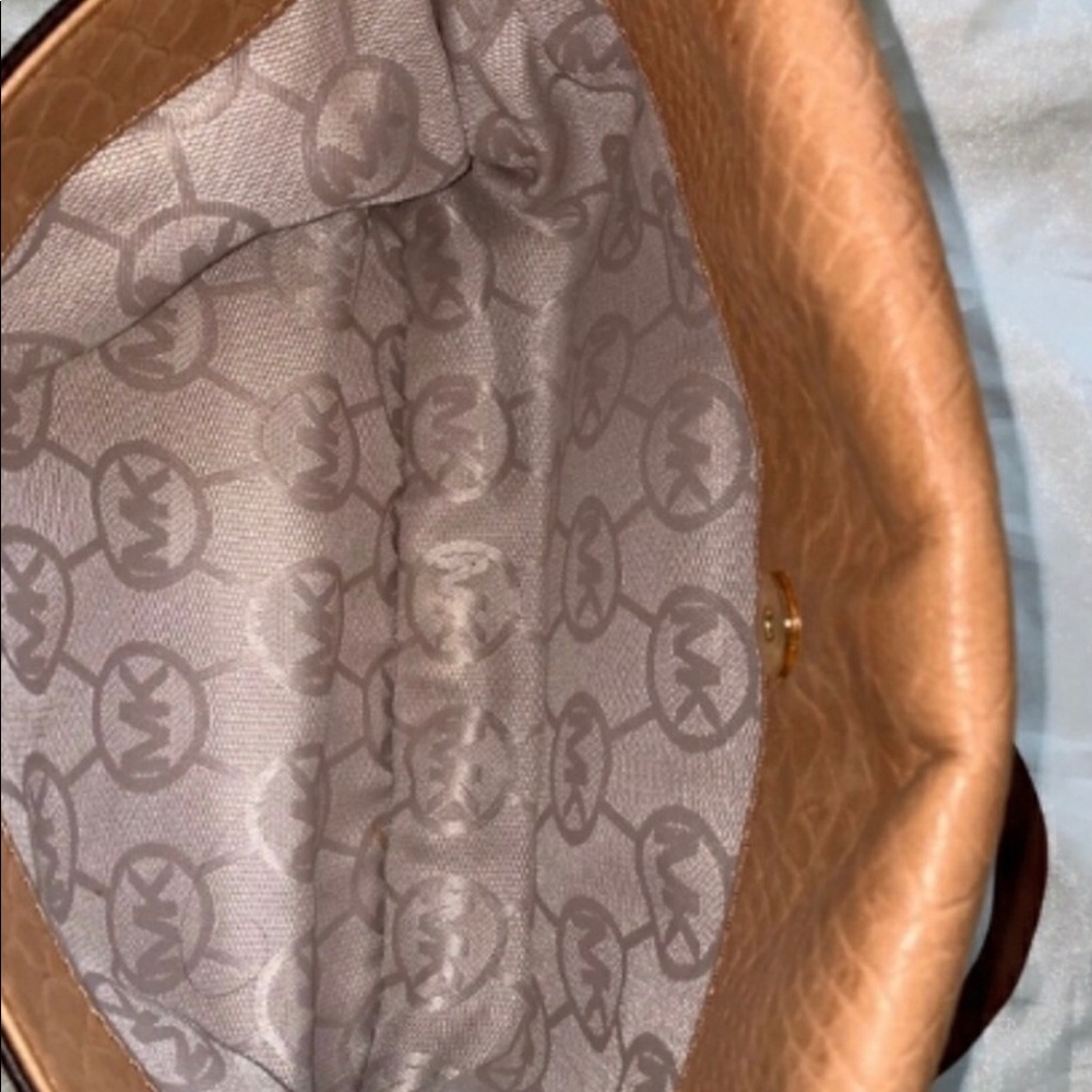 Michael KORS Python Gold Chain Purse - Picture 4 of 7